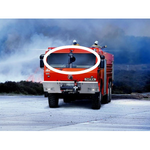 Tatra 815 половинки(стекло лобовое)