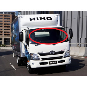 HINO 300 Euro 3 широкая кабина в резинку(стекло лобовое)
