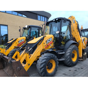 JCB 3CX (лобовое стекло)