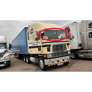 INTERNATIONAL 9800(лобовое стекло левое/правое)