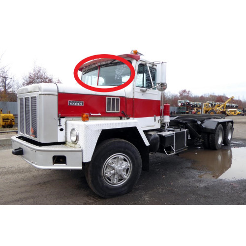 INTERNATIONAL/NAVISTAR 5000