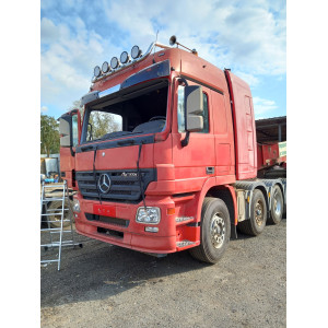 Mercedes Actros(стекло лобовое)